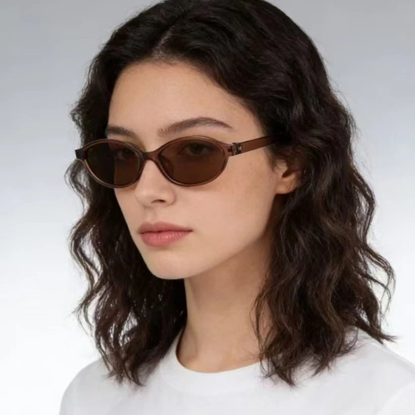 Sunglasses Uv400 - 小さめの楕円形サングラス、レディース、ヴィンテージブランド、デザイナーズ、Y2Kスタイル、90年代ファッション、キャットアイ型、女性用、UV400カット。