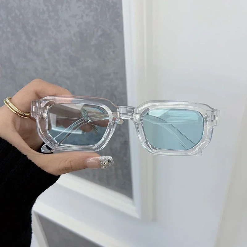 高級感のある長方形のサングラス。レディース、メンズ、ファッシ - Designer Sunglasses のレビューと価格