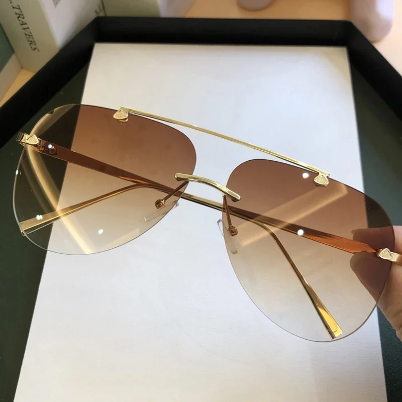 メンズ用、ヴィンテージ風のフレームレス合金製アビエーター型サ - Designer Sunglasses のレビューと価格